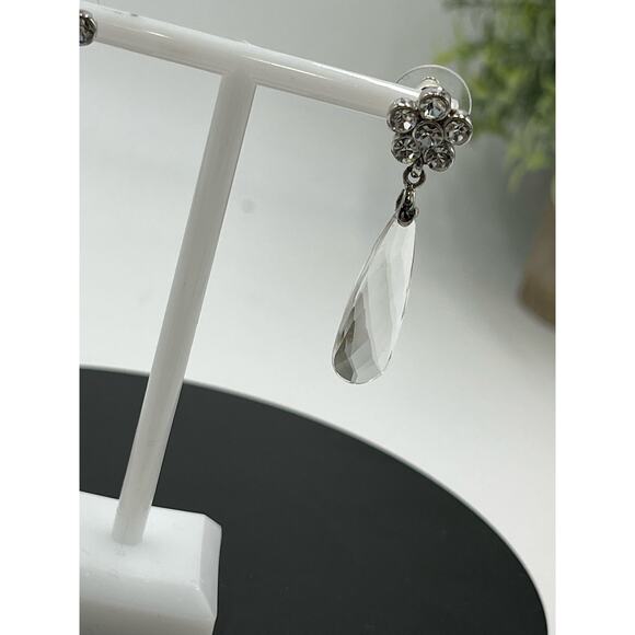 Faceted Teardrop Glass Floral Silver Tone Dangle Earrings - Picture 3 of 8